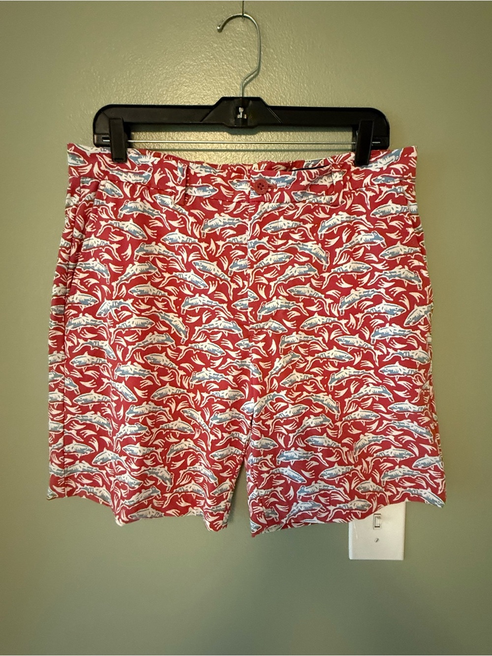 Vineyard Vines Men Breaker Shorts with Fish Pattern